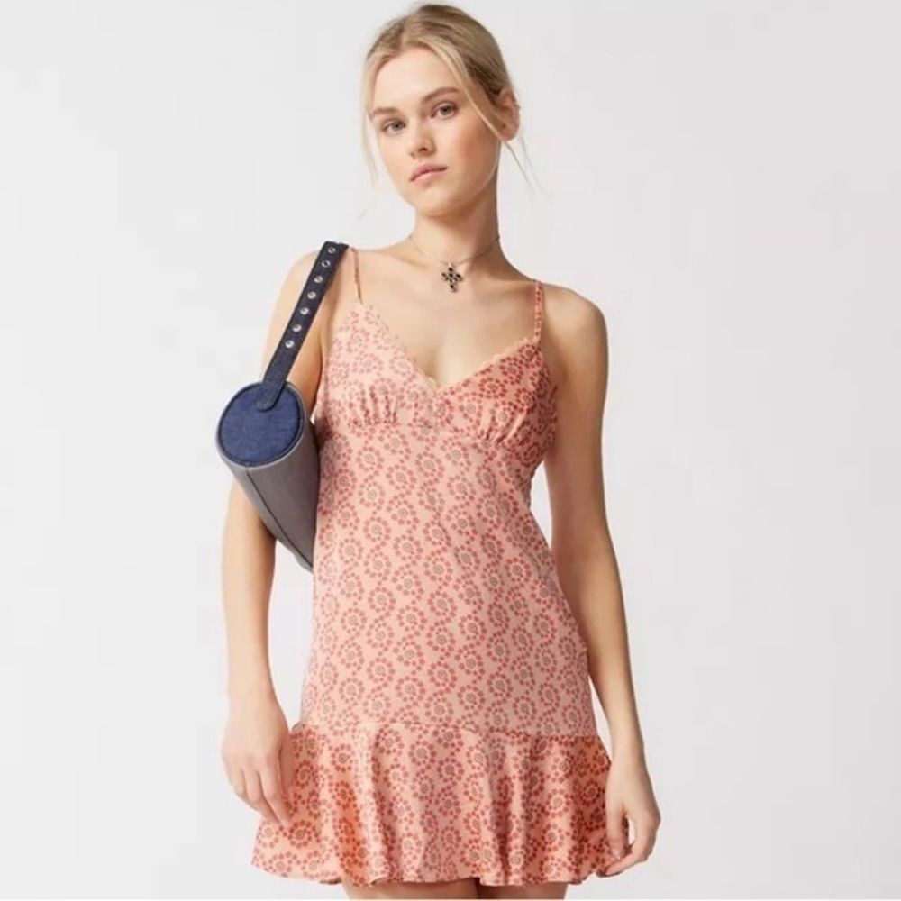 Urban Outfitters Ditsy Daisy Floral Printed Satin Micro Mini Dress Size M NWT